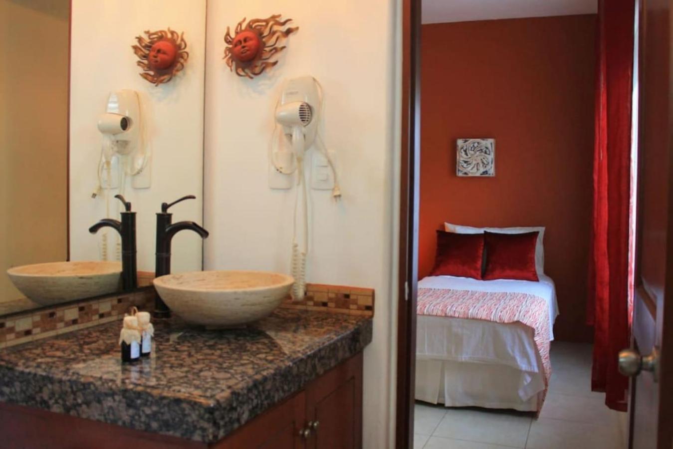 Playa Paradise Getaway. Cozy 2br In The Heart Of Playa * Playa del Carmen